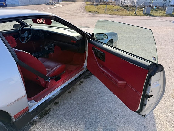 Chevrolet Camaro 12 of 17