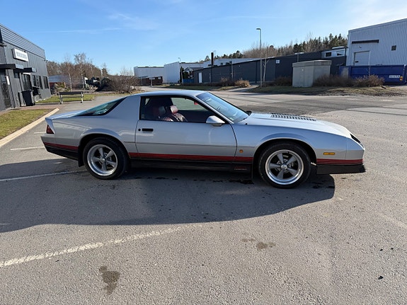 Chevrolet Camaro 4 of 17