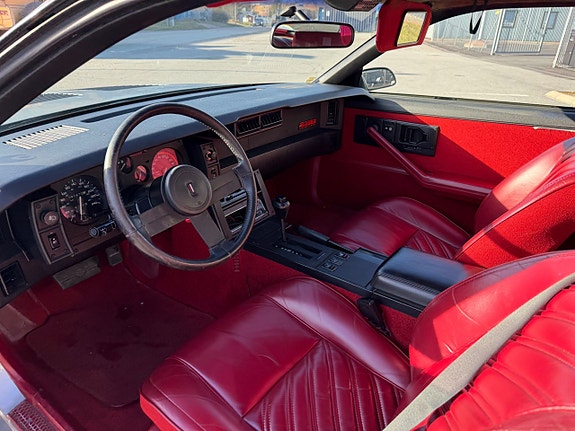 Chevrolet Camaro 10 of 17