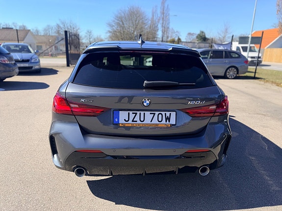 BMW 120d 4 of 5