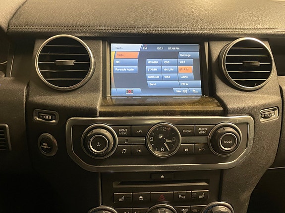 Land Rover Discovery 4 16 of 22
