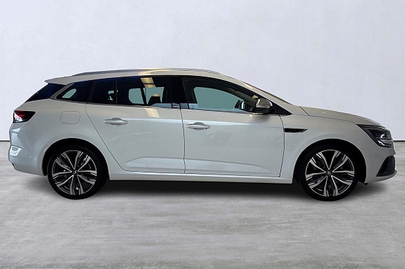 Renault Megane E-Tech 3 of 5