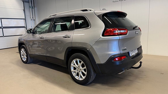 Jeep Cherokee 4 of 5