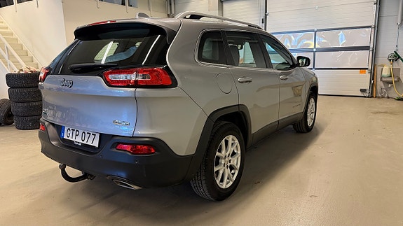 Jeep Cherokee 3 of 5