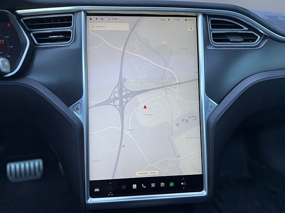 Tesla Model S 20 of 25