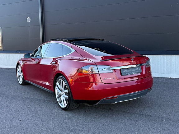 Tesla Model S 10 of 25