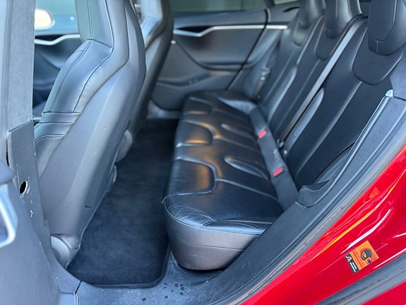 Tesla Model S 13 of 25