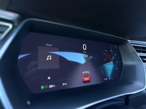 Tesla Model S 22 of 25