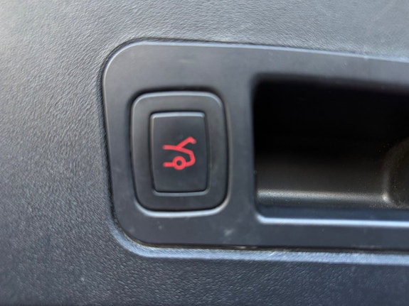 Tesla Model S 16 of 25
