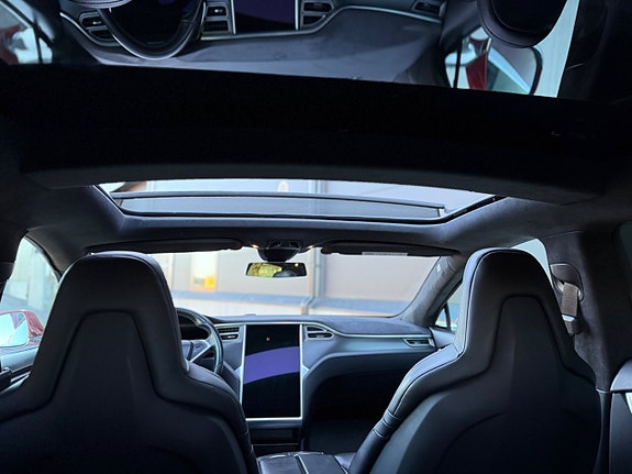 Tesla Model S 15 of 25