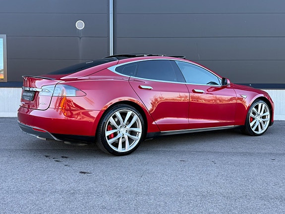 Tesla Model S 8 of 25