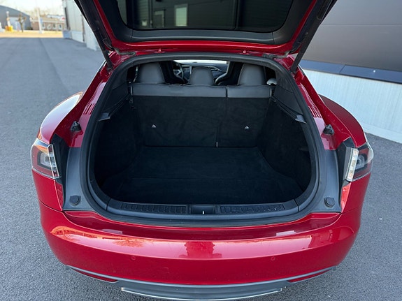 Tesla Model S 14 of 25