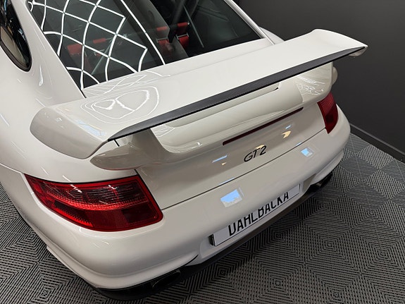 Porsche 911 GT2 8 of 16
