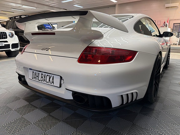 Porsche 911 GT2 7 of 16