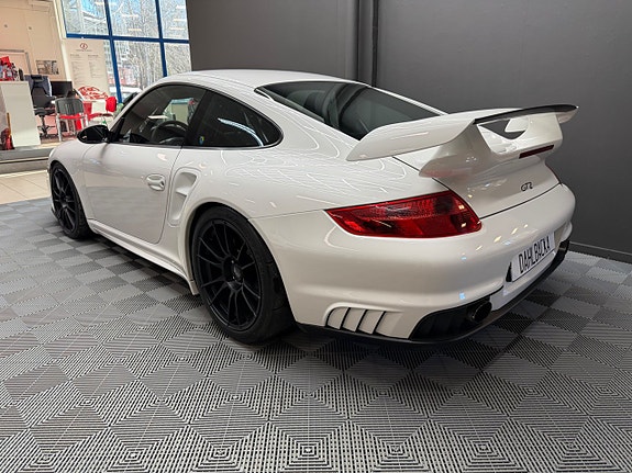 Porsche 911 GT2 5 of 5