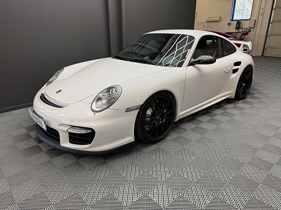 Porsche 911 GT2 3 of 5