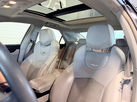 Cadillac CTS 14 of 22
