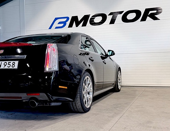 Cadillac CTS 9 of 22