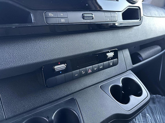 Mercedes-Benz eSprinter 420 8 of 12