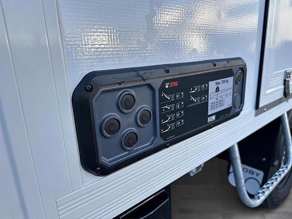 Mercedes-Benz eSprinter 420 11 of 12