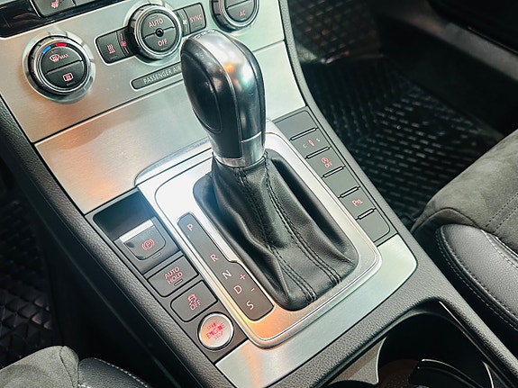 Volkswagen CC 18 of 21