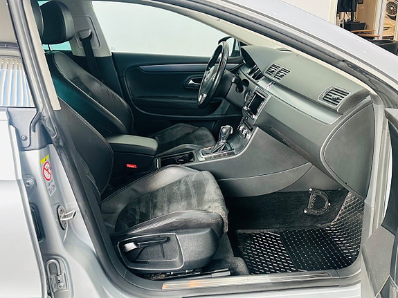 Volkswagen CC 13 of 21