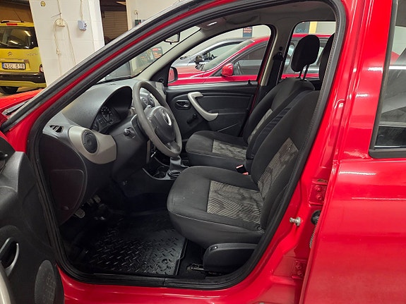 Dacia Sandero 8 of 10