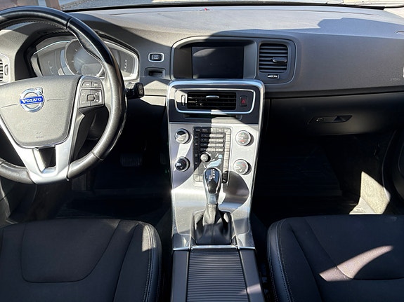 Volvo V60 4 of 9