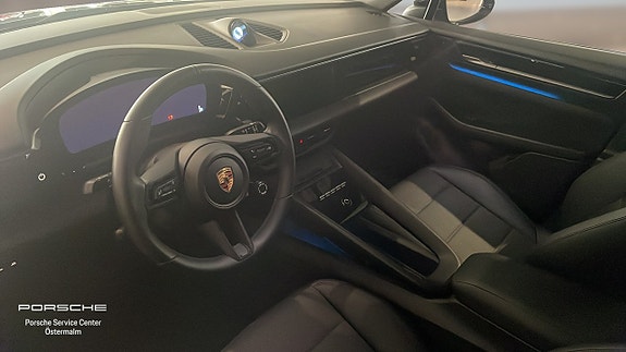 Porsche Macan 4 2 of 5