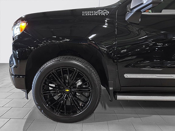 Chevrolet Silverado 1500 12 of 21