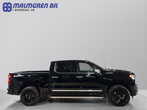 Chevrolet Silverado 1500 2 of 21