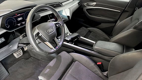 Audi Q8 e-tron 7 of 14