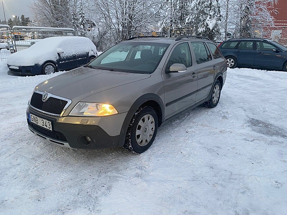 Skoda Octavia Scout 8 of 9