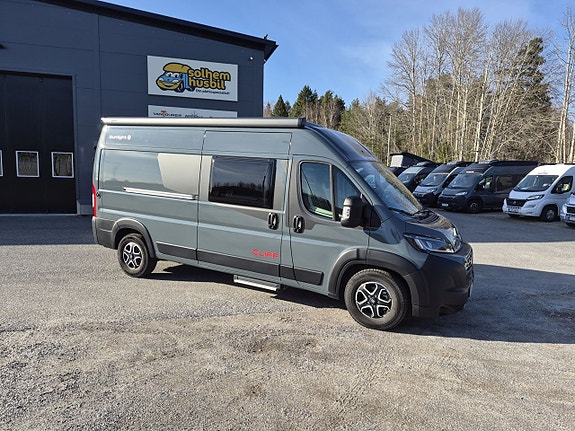 Sunlight Cliff 602 Adventure 140 hk, Automat, långbäddar, kanonfin