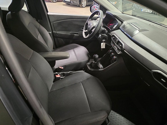 Dacia Sandero 7 of 9
