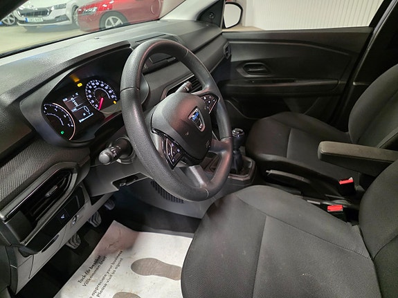Dacia Sandero 6 of 9