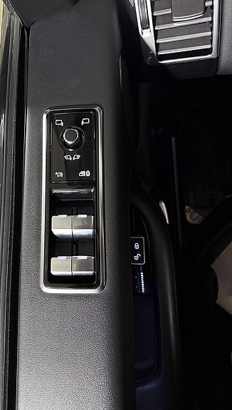 Land Rover Range Rover 10 of 30