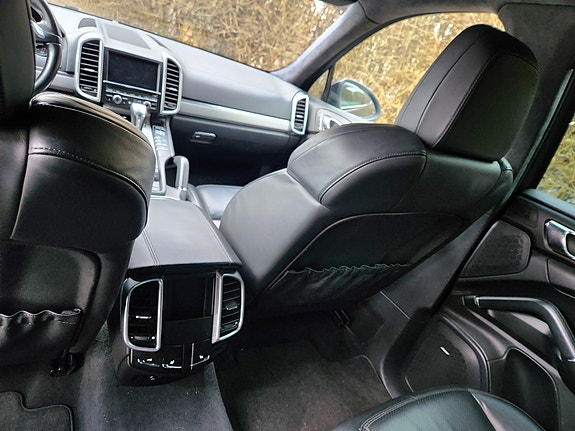 Porsche Cayenne Turbo 7 of 14