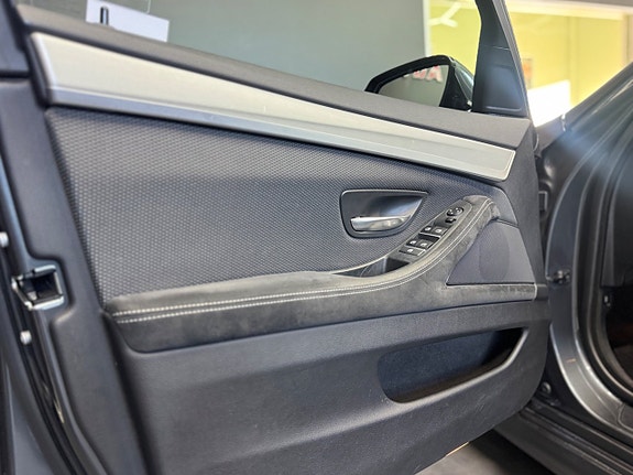 BMW 520d 16 of 26