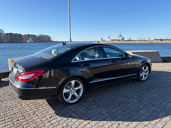Mercedes-Benz CLS350 7 of 15