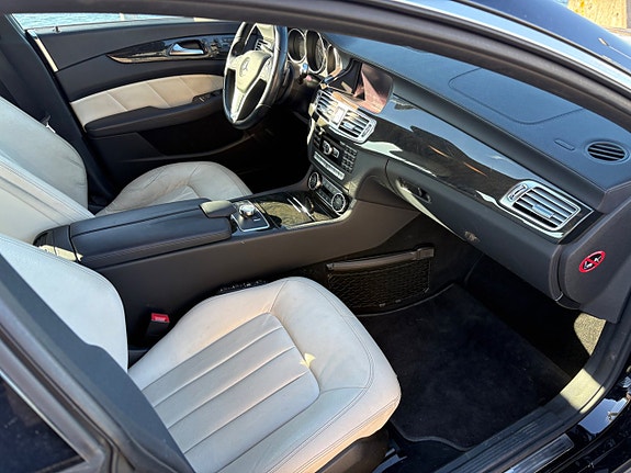 Mercedes-Benz CLS350 13 of 15
