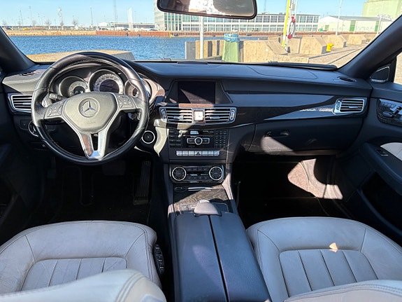 Mercedes-Benz CLS350 10 of 15
