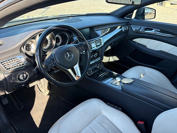Mercedes-Benz CLS350 11 of 15