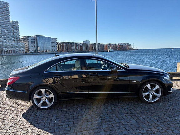 Mercedes-Benz CLS350 8 of 15