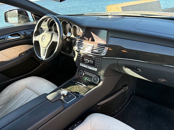 Mercedes-Benz CLS350 14 of 15