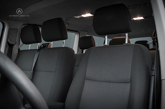 Volkswagen Caravelle 12 of 22