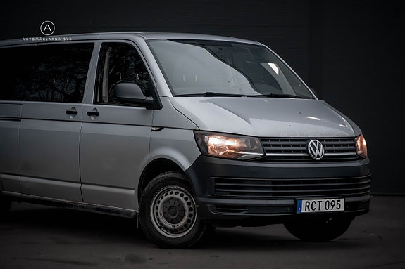Volkswagen Caravelle 5 of 5