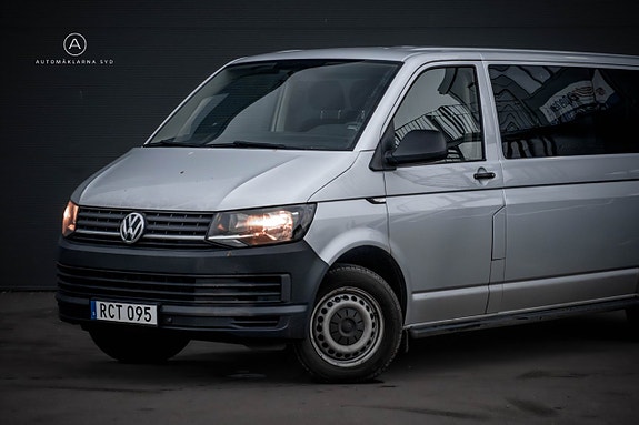 Volkswagen Caravelle 2 of 5