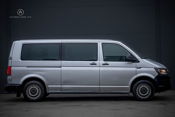 Volkswagen Caravelle 18 of 22