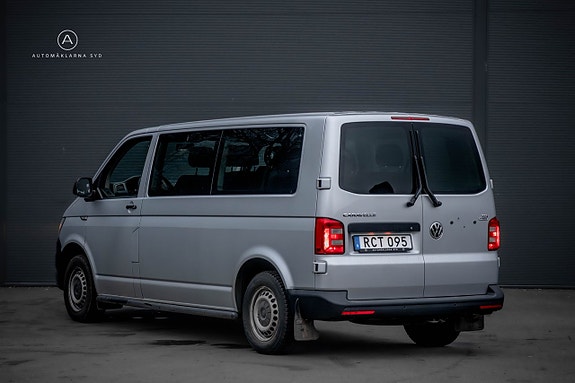 Volkswagen Caravelle 15 of 22